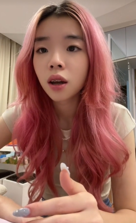 ชั่วโมงละแสน ถ่ายงานศิลปะ ชั่วโมงละแสน ถ่ายงานศิลปะ