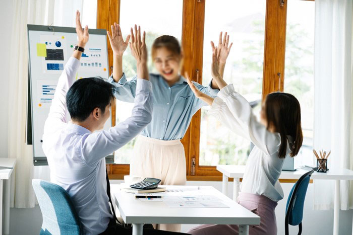 บริษัทจีนแจกคีย์แคปทองคำ เป็นโบนัสแก่ พนง. 