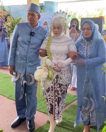 รู้ความลับของพ่อ ในวันแต่งงาน 