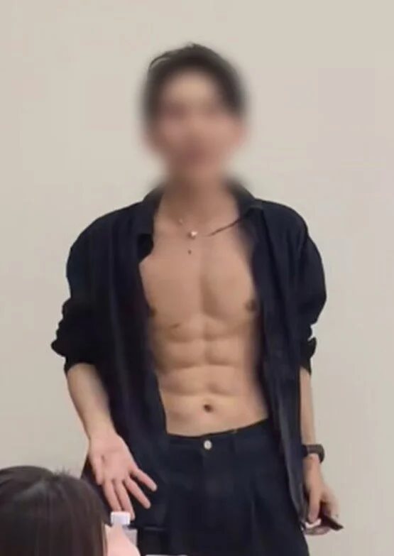 หนุ่มอยากมีกล้ามท้อง ยอมจ่าย 18 ล้าน สร้างกล้ามทางลัด แค่ซิกแพคมันน้อยไป