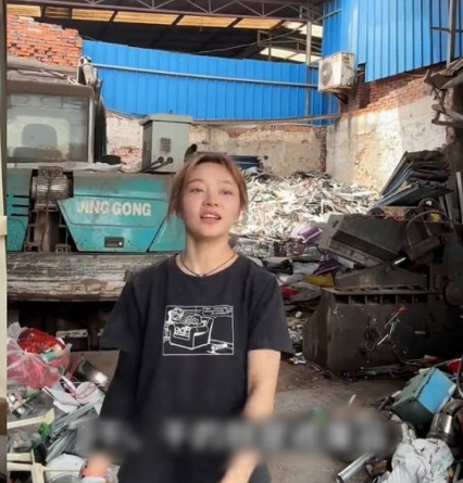 แพทย์สาวเปิดอาชีพเสริม เก็บขยะขาย 