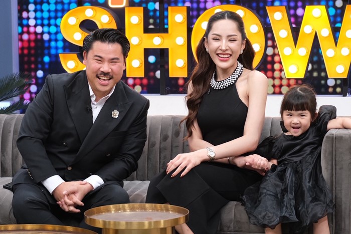 กัน จอมพลัง ควงภรรยา หมิว ลลิตา และลูกสาว น้องหมี่เกี๊ยว เล่าความผูกพันในครอบครัว 