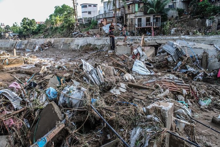 พายุคัลแมกี ถล่มฟิลิปปินส์อ่วม