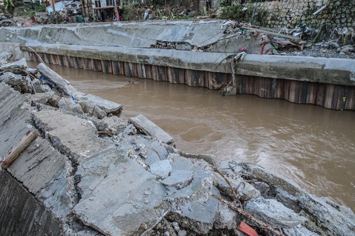 พายุคัลแมกี ถล่มฟิลิปปินส์อ่วม 