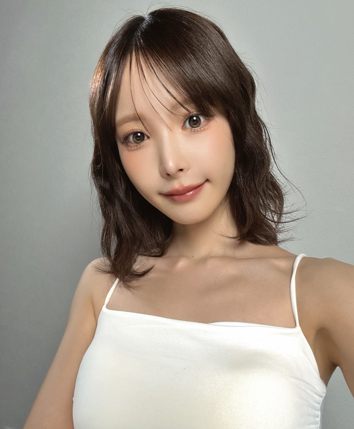 Kana Momonogi น้องคะน้า นางเอก AV