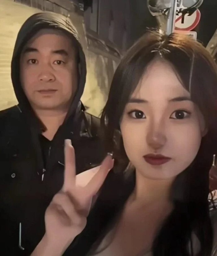 พ่อลาออก-เดินทาง 900 กม. มาขายข้าวข้างมหาวิทยาลัย หลังลูกสาวบ่นคำเดียว พ่อลาออก-เดินทาง 900 กม. มาขายข้าวข้างมหาวิทยาลัย หลังลูกสาวบ่นคำเดียว