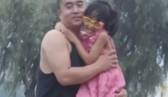 พ่อลาออก-เดินทาง 900 กม. มาขายข้าวข้างมหาวิทยาลัย หลังลูกสาวบ่นคำเดียว