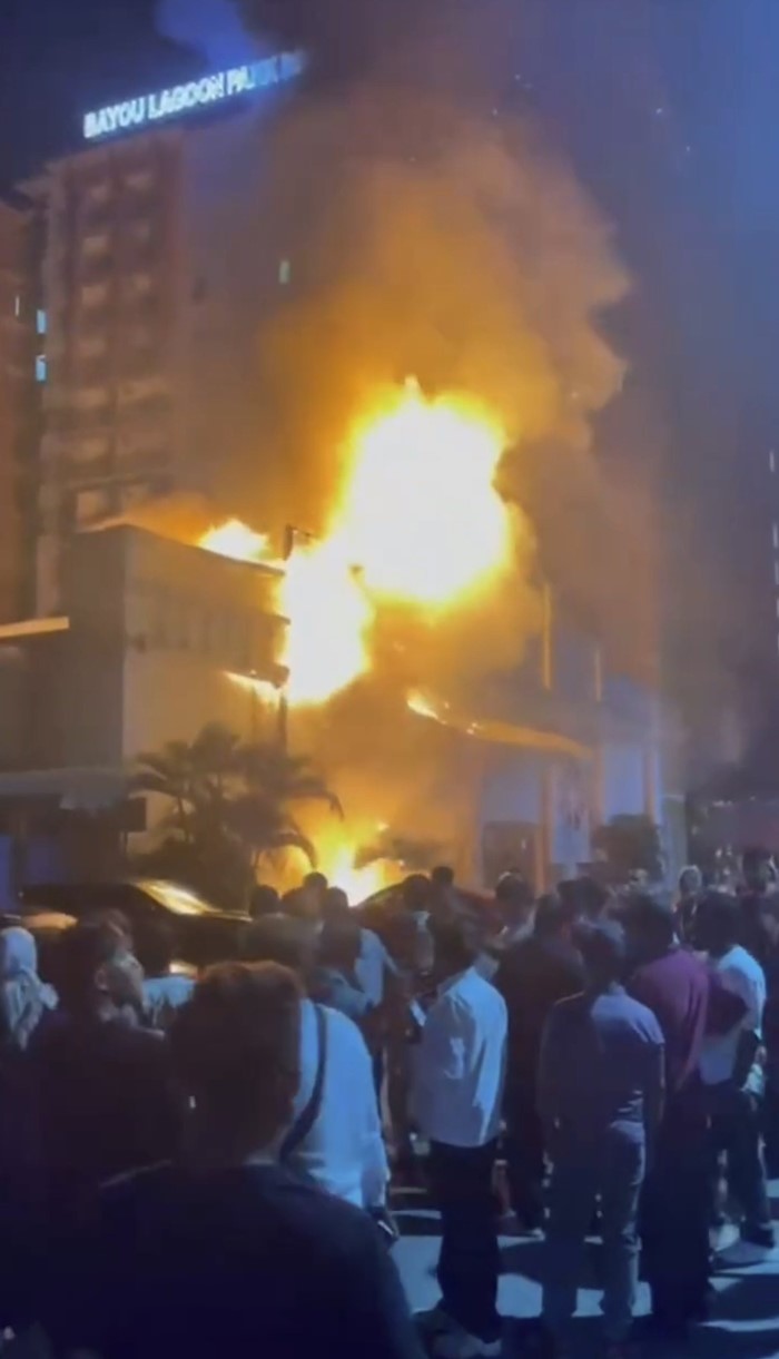 ไฟไหม้งานเลี้ยงคริสต์มาส ไฟไหม้งานเลี้ยงคริสต์มาส