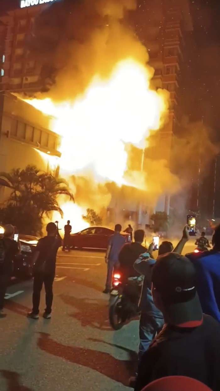 ไฟไหม้งานเลี้ยงคริสต์มาส ไฟไหม้งานเลี้ยงคริสต์มาส