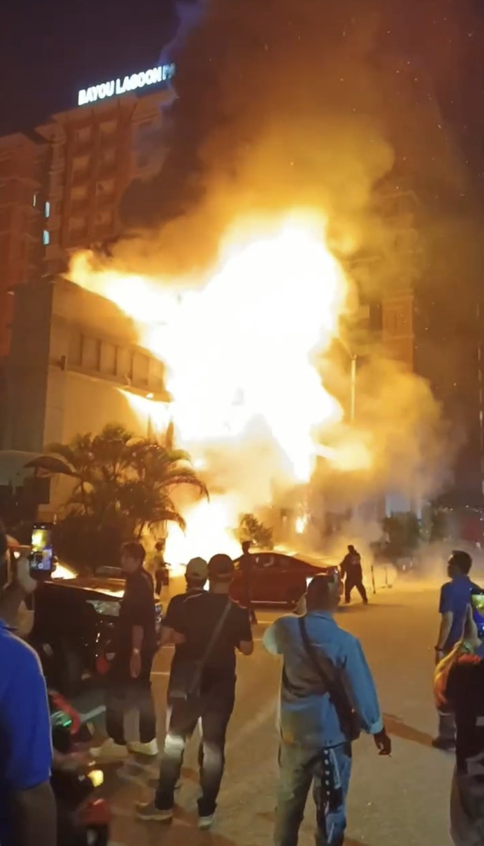 ไฟไหม้งานเลี้ยงคริสต์มาส ไฟไหม้งานเลี้ยงคริสต์มาส