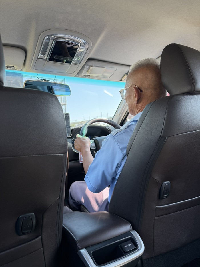 นักท่องเที่ยวไปผิดสนามบิน เจอแท็กซี่ไทยขั้นเทพ นักท่องเที่ยวไปผิดสนามบิน เจอแท็กซี่ไทยขั้นเทพ