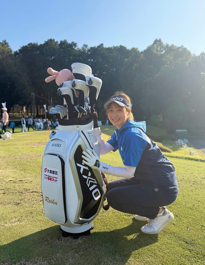 โปรกอล์ฟสาว แอบแซ่บโค้ชรุ่นพ่อ โปรกอล์ฟสาว แอบแซ่บโค้ชรุ่นพ่อ