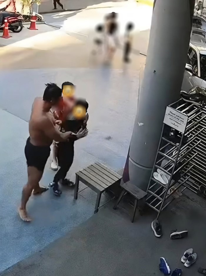 กระติ๊บ แฉเดือดอินฟลูฯ สายกล้ามตบเด็ก