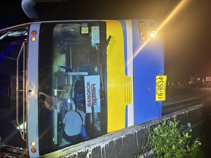 รถทัวร์พลิกคว่ำ รถทัวร์พลิกคว่ำ