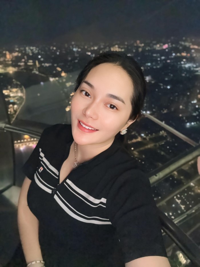 สาวลาวเปิดบริจาคช่วย น้ำท่วมหาดใหญ่