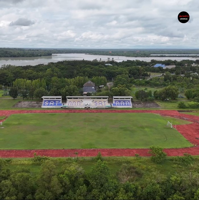สนามฟุตบอลนครพนม 100 ล้าน สภาพถูกปล่อยร้าง สนามฟุตบอลนครพนม 100 ล้าน สภาพถูกปล่อยร้าง
