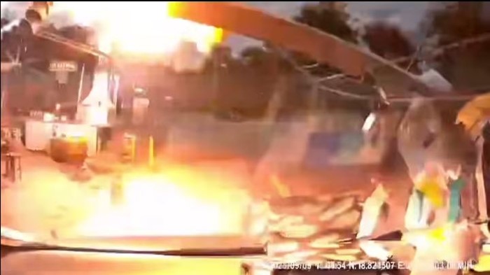 ถบัส The Voice เสียชีวิตจากอุบัติเหตุรถส่งน้ำชนเสาไฟฟ้า