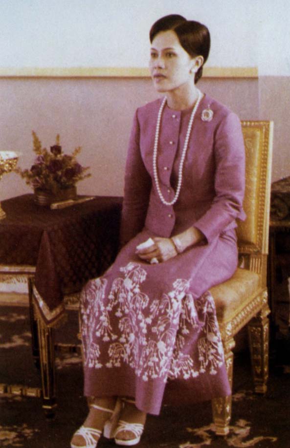 สมเด็จพระพันปีหลวง ทรงวิจิตร เผยจุดกำเนิดชุดไทยพระราชนิยม จากพระราชเสาวนีย์