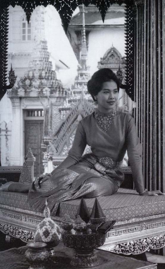 สมเด็จพระพันปีหลวง ทรงวิจิตร เผยจุดกำเนิดชุดไทยพระราชนิยม จากพระราชเสาวนีย์