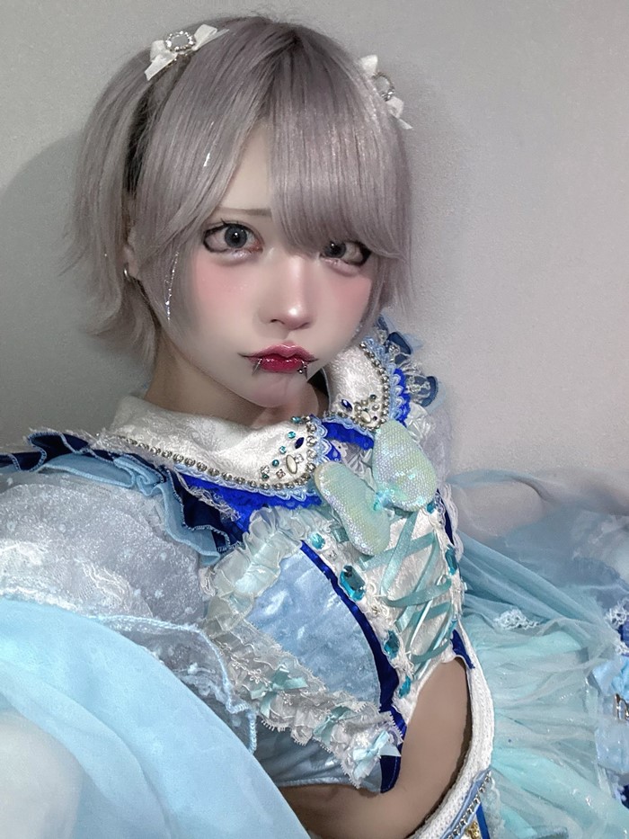 ไอดอลสาวญี่ปุ่น เผยภาพหน้าสดสมัยเรียนมัธยม