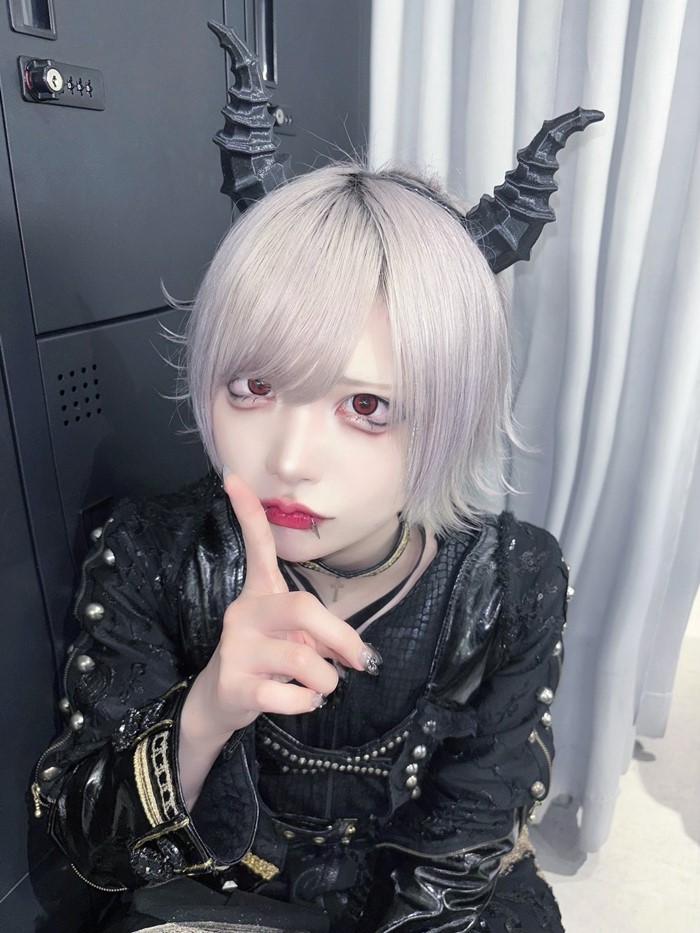 ไอดอลสาวญี่ปุ่น เผยภาพหน้าสดสมัยเรียนมัธยม