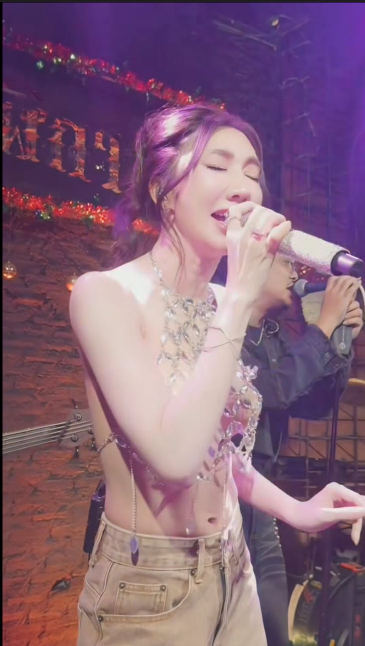 เบนซ์ พริกไทย ชุดซีทรูสร้างเรื่อง 