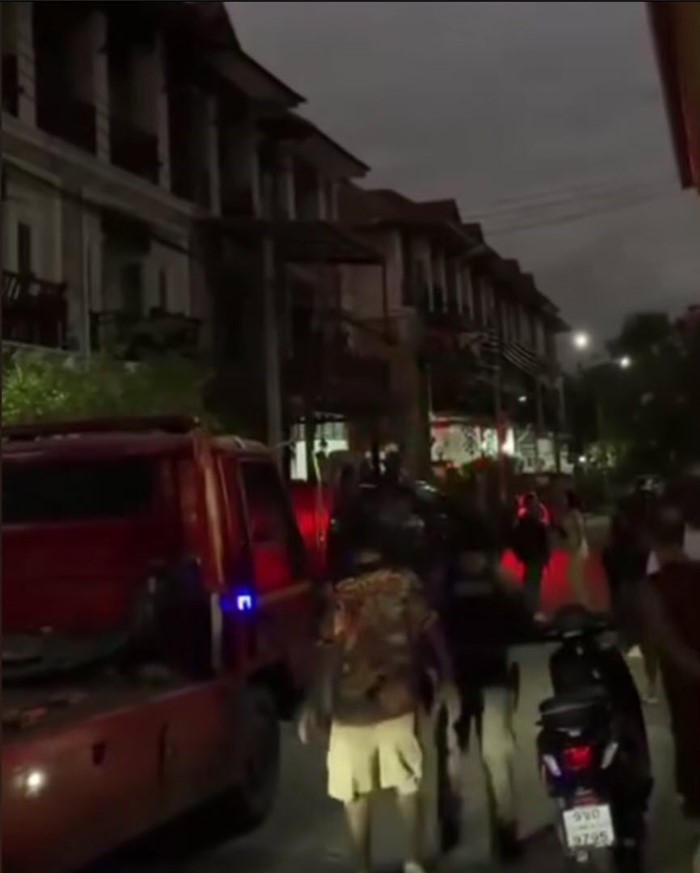 แค้นซิ่งชนร้าน ฉุนไม่เดินมาส่ง 