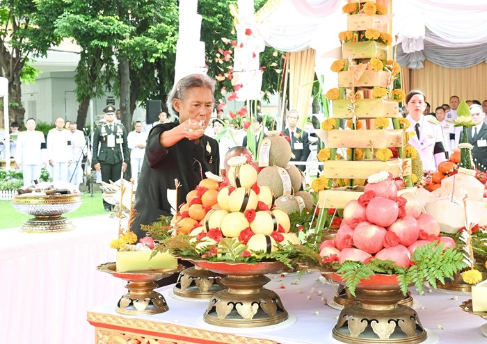  กรมสมเด็จพระเทพฯ ทรงบวงสรวงราชรถ พิธีถวายพระเพลิงพระบรมศพ สมเด็จพระพันปีหลวง