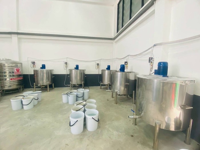 บุกค้น 5 จุด ทลายโรงงานผลิตยาแก้ไอปลอม