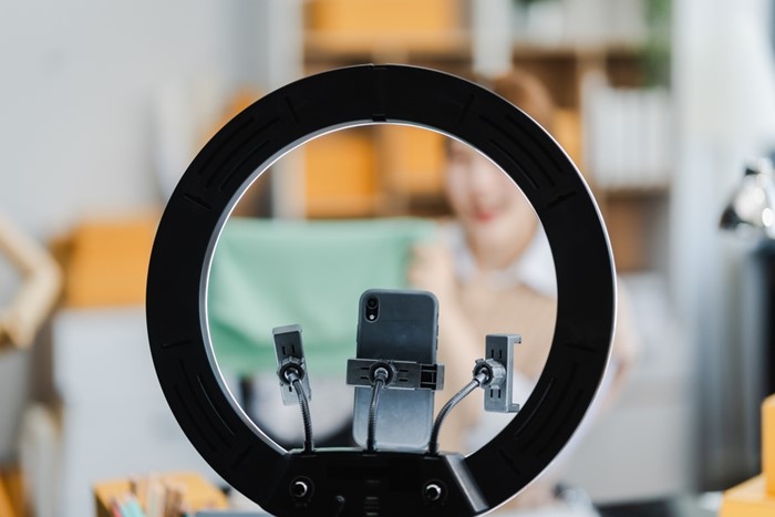 ความลับขายดี สามีถึงกับหน้าแดง 