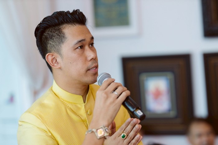 ประวัติ อ.เชียง ปัณณวิชญ์ แก้ดวงจากภาพนิมิต