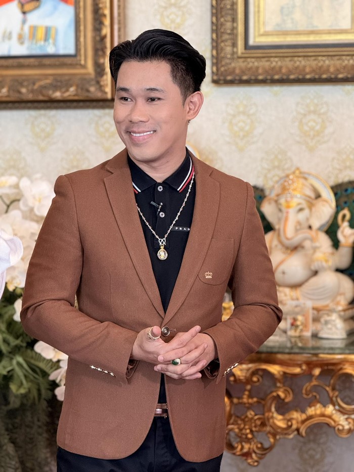 ประวัติ อ.เชียง ปัณณวิชญ์ แก้ดวงจากภาพนิมิต