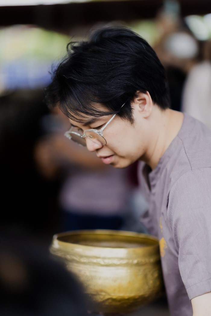 หมอบี ทูตสื่อวิญญาณ