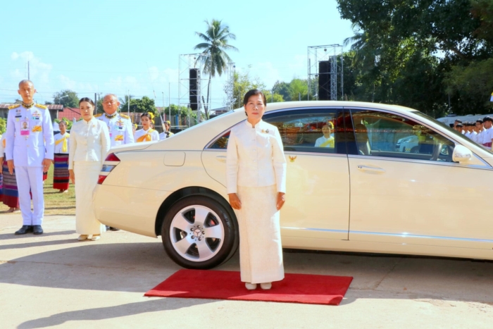 โปรดเกล้าฯ พระราชทานเครื่องราชฯ คุณหญิงปราณี อุ่นพรม มารดา เจ้าคุณพระสินีนาฎ