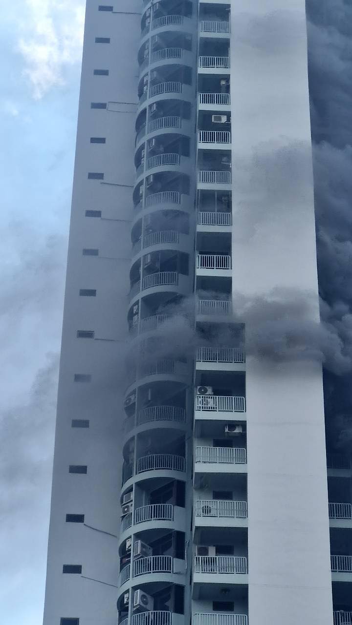 อพยพวุ่น เหตุไฟไหม้คอนโด อพยพวุ่น เหตุไฟไหม้คอนโด