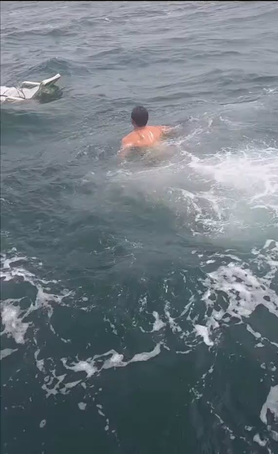 ทราย สก็อต เก็บขยะกลางทะเล เจอสิ่งไม่คาดคิด 