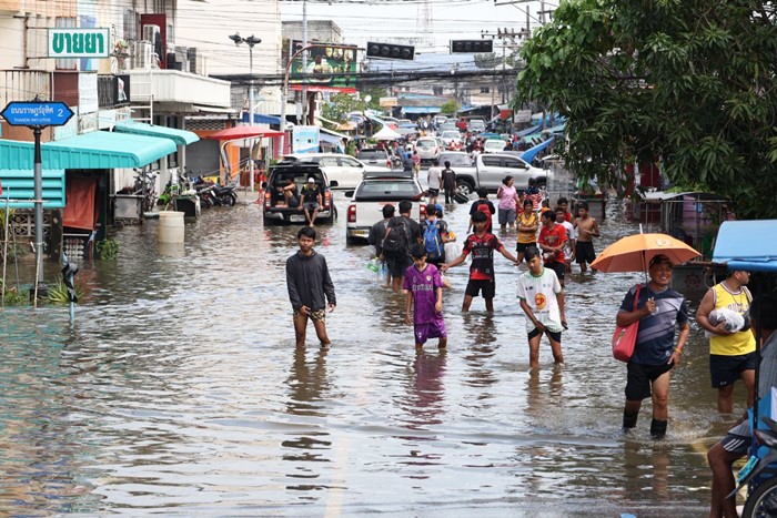 กสทช. ช่วยผู้ประสบภัยน้ำท่วม ให้โทร. ฟรี 100 นาที พร้อมเน็ต 10 GB 
