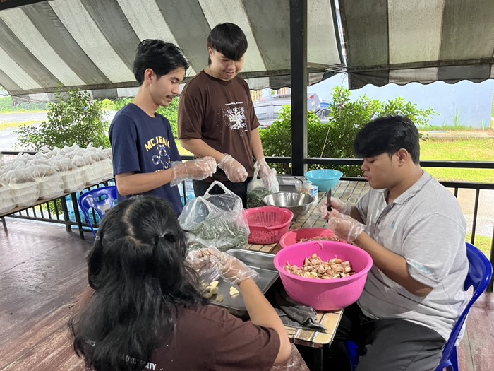  ศูนย์พักพิงน้ำท่วมหาดใหญ่ ที่ ม.อ.