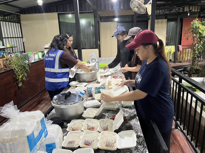 ศูนย์พักพิงน้ำท่วมหาดใหญ่ ที่ ม.อ.