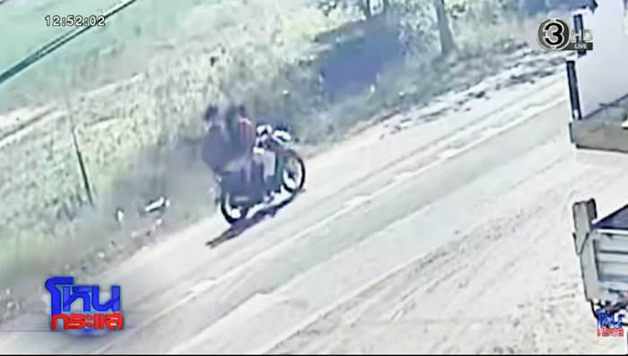 เก๋งชนเด็ก ม.1 ดับ 3 ศพ ซ้ำญาติถูกขู่ห้ามคุยกับสื่อ 