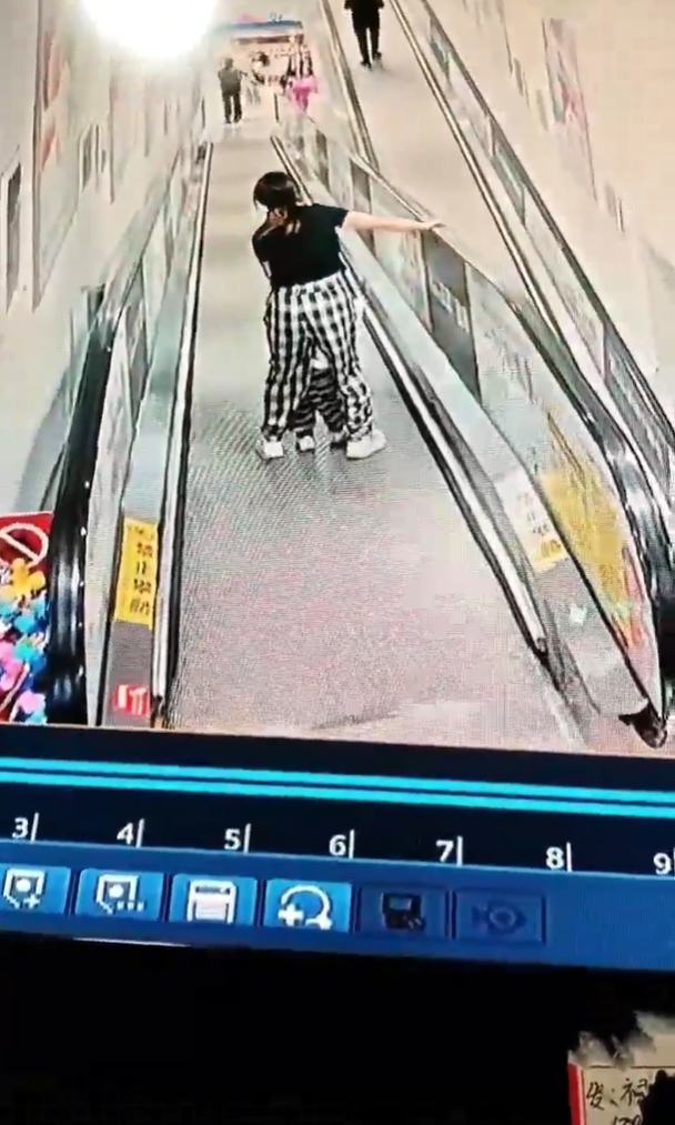 บันไดเลื่อน