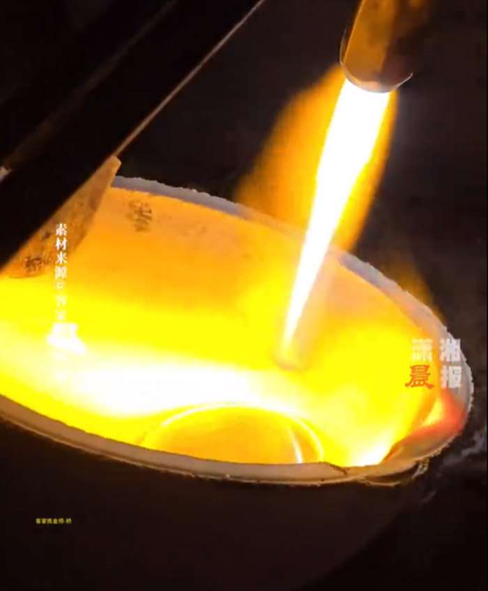 จากขยะอิเล็กทรอนิกส์ หนุ่มโชว์สกัดทอง ได้มาก้อนโต 