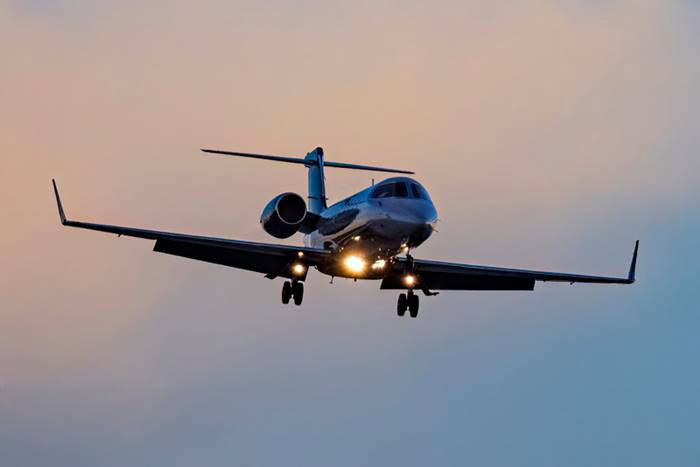 เครื่องบินตกอินเดีย 5 ชีวิตดับยกลำ เครื่องบินตกอินเดีย 5 ชีวิตดับยกลำ