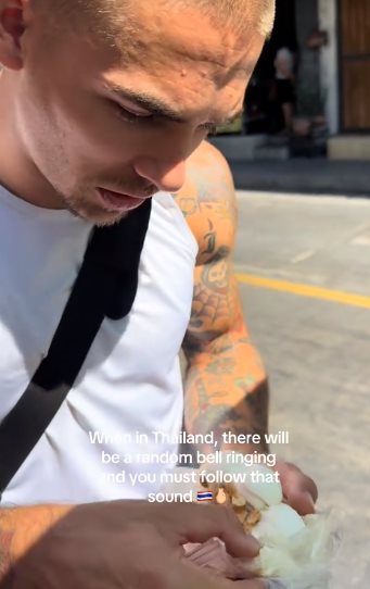 รีวิวไอติมรถเข็นไทย รอมา 3 สัปดาห์ รีวิวไอติมรถเข็นไทย รอมา 3 สัปดาห์