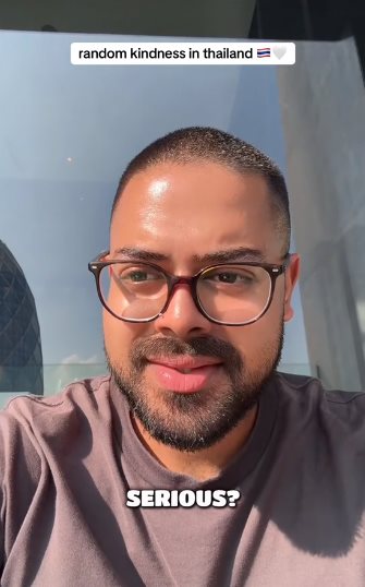 นักท่องเที่ยวต่างชาติ