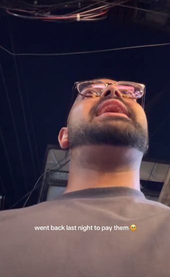 นักท่องเที่ยวต่างชาติ