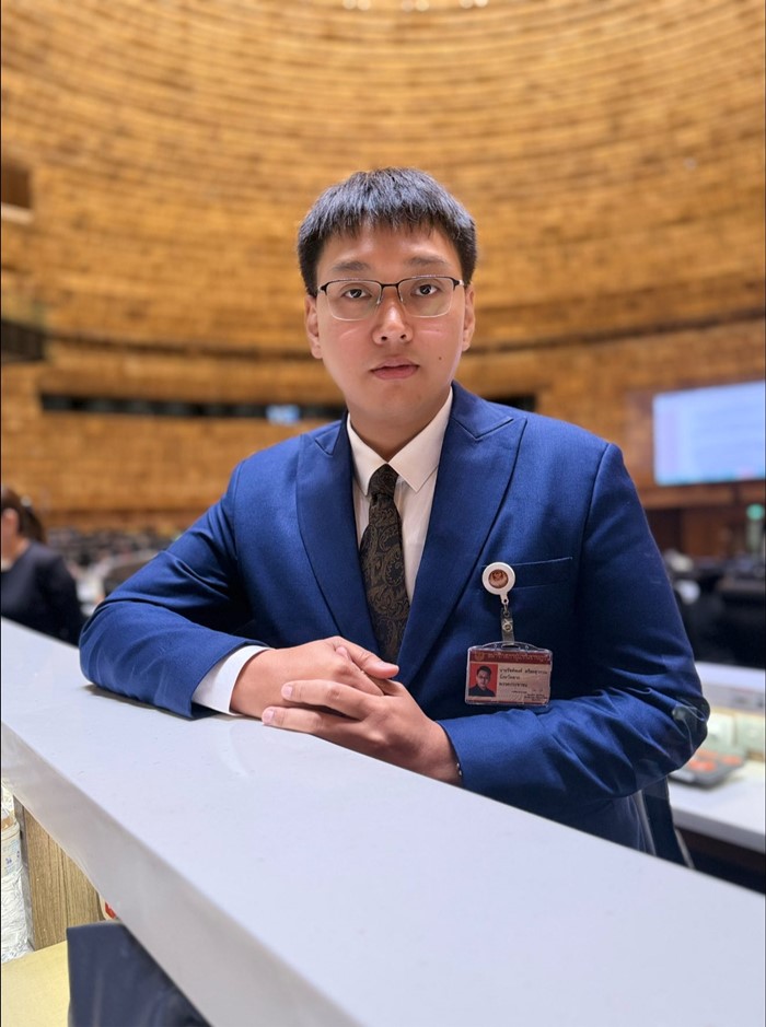 ประวัติ รัชต์พงศ์ สร้อยสุวรรณ ประวัติ รัชต์พงศ์ สร้อยสุวรรณ