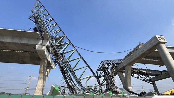 เครนถล่ม พระราม 2