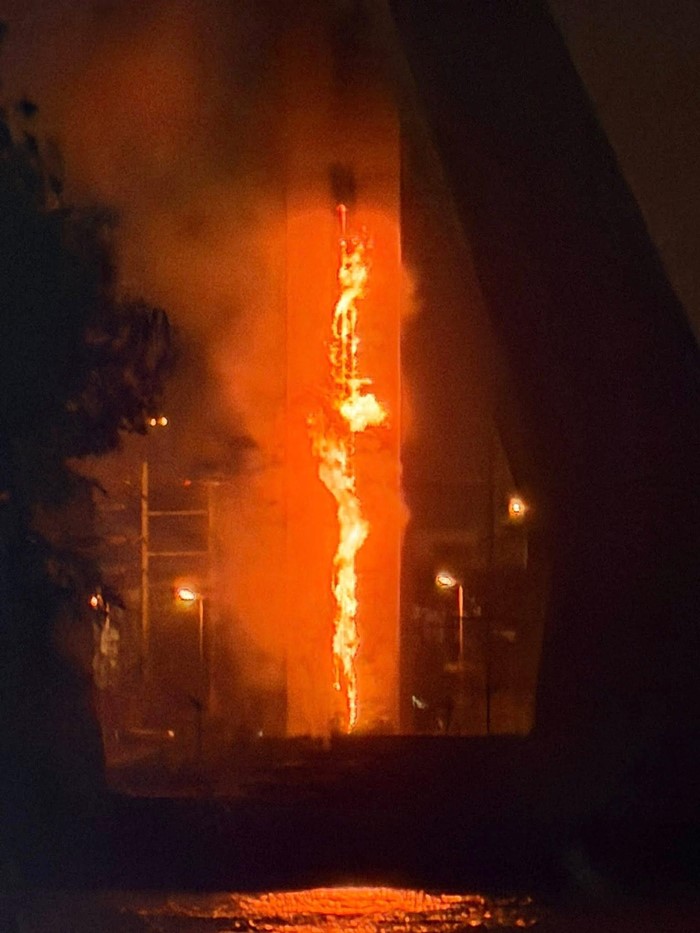 สาเหตุไฟไหม้ท่อน้ำทิ้ง ใต้สะพานภูมิพล 2 