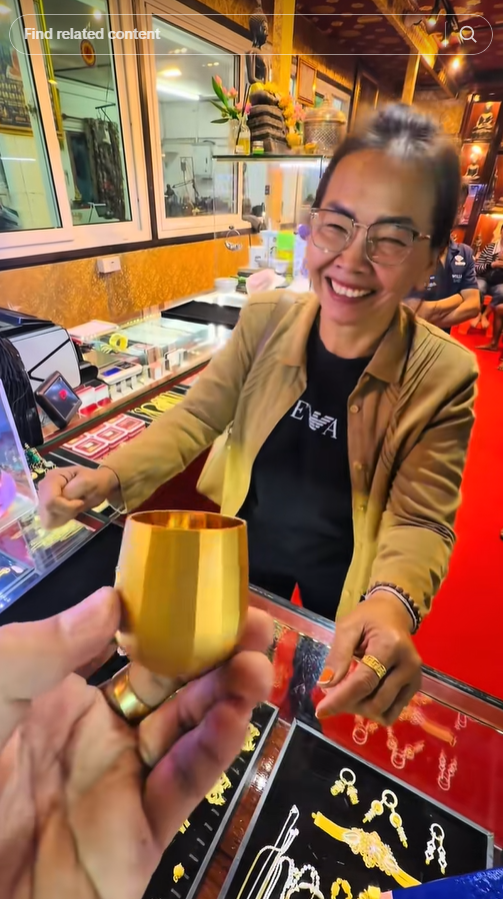  แก้วน้ำทองคำ